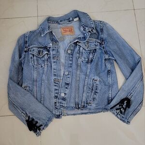 Medium Wash Levi's Denim Jacket